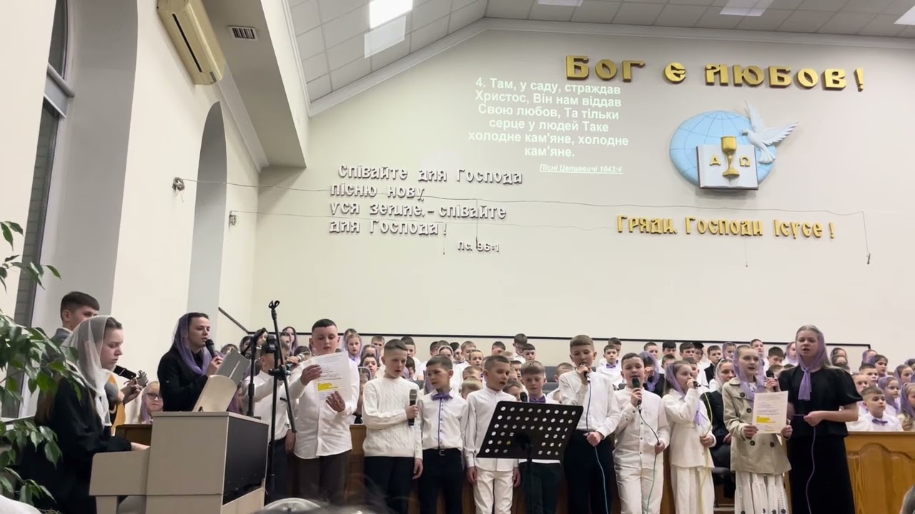 Вже потихеньку день згасав 