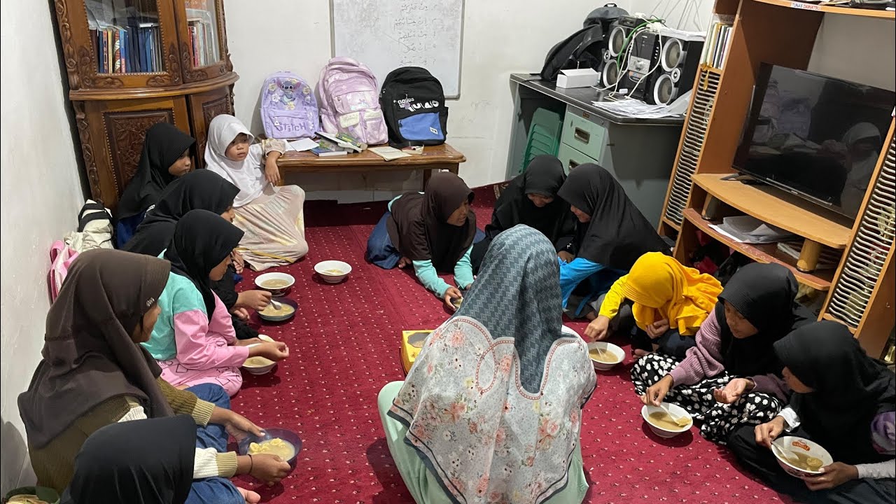 Mudzakaroh dan Makan Bersama di Malam Jum'at Barokalloh Aamiin