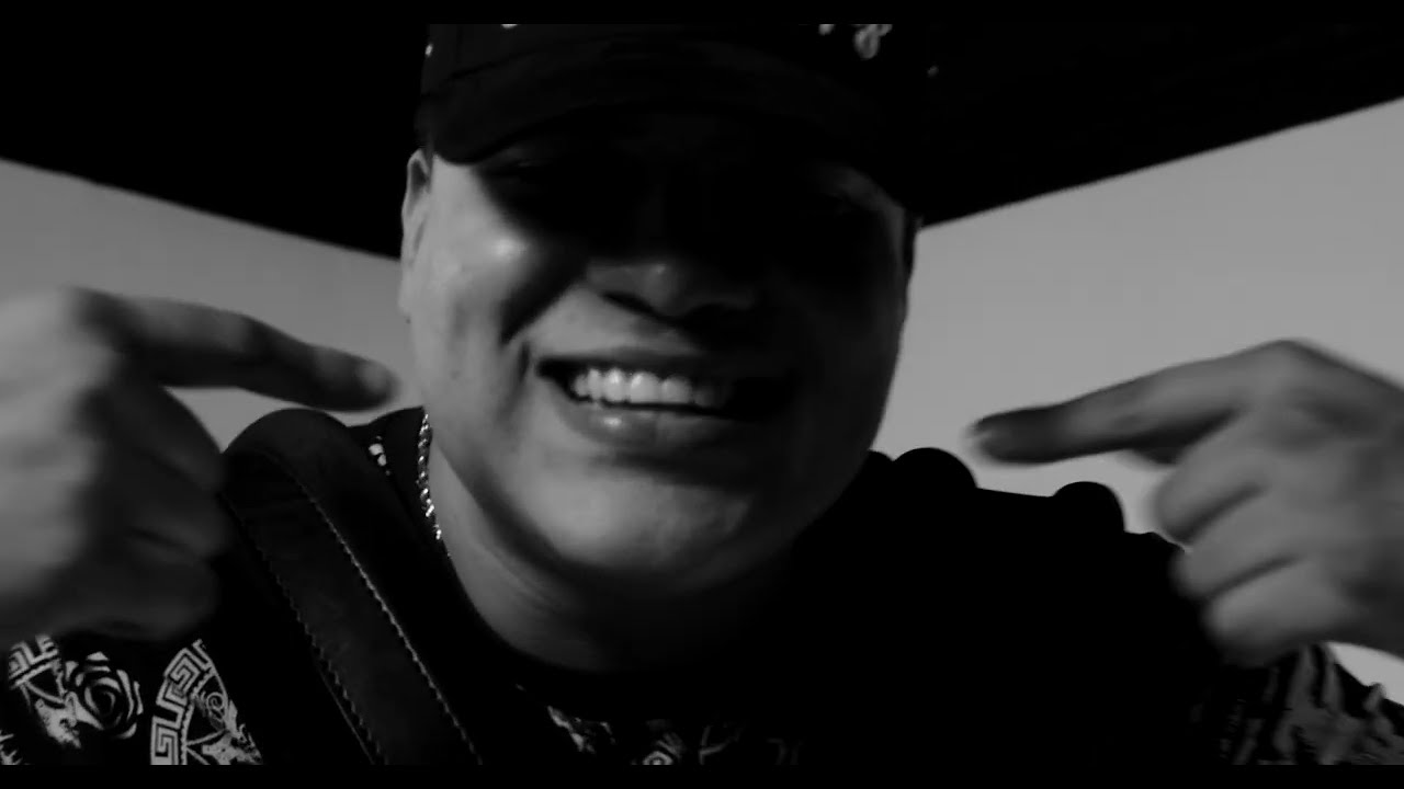 Ivan Garibay - Los Chicos Malos [Official Video]