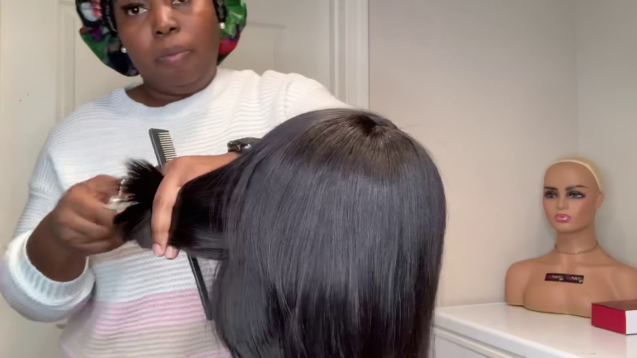 Watch how I cut layers on my wig and transformed it.