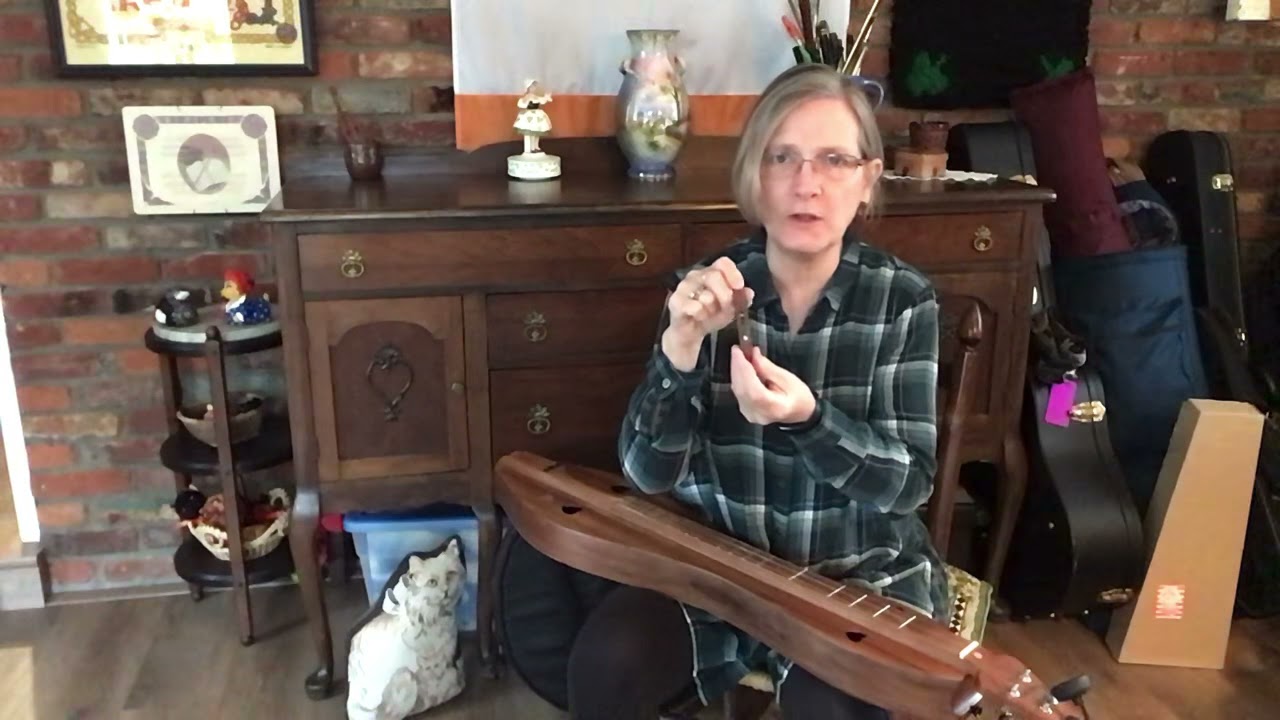 Quick Lesson: How to use a Dulcimer Capo