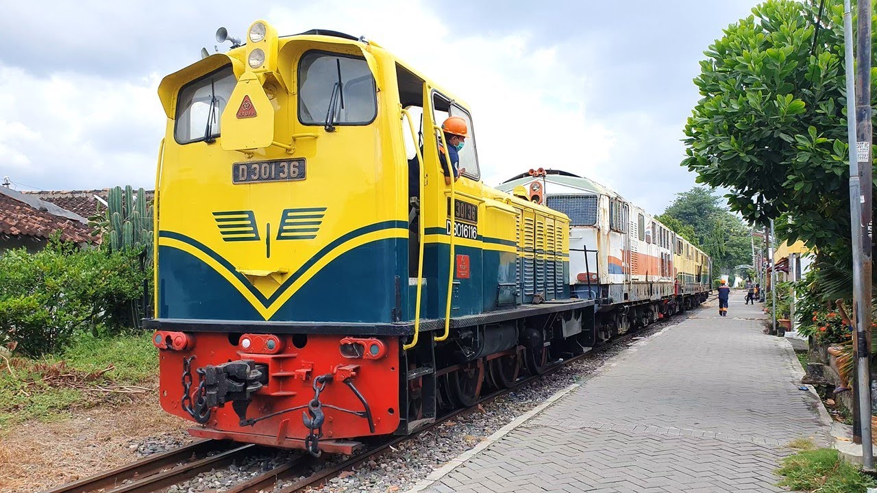 DERETAN LOKOMOTIF TUA DAN LEGENDARIS Keluar Dari Bengkel Kereta Api ! BB 304 & D 301 LIVERY Era PJKA