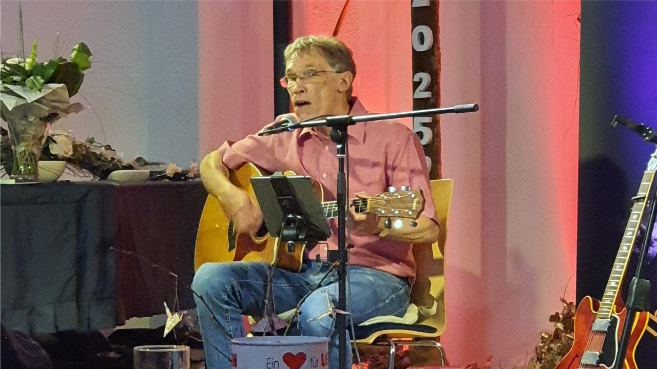 Thomas Luhmann - Ausschnitte aus dem Konzert in Rhauderfehn Juni 2025