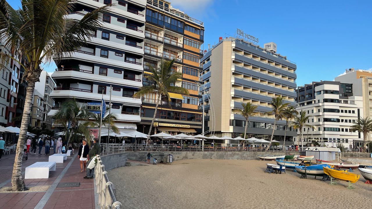 Beach walk from Playa de Las Canteras to Playa Grande in Las Palmas de Gran Canaria