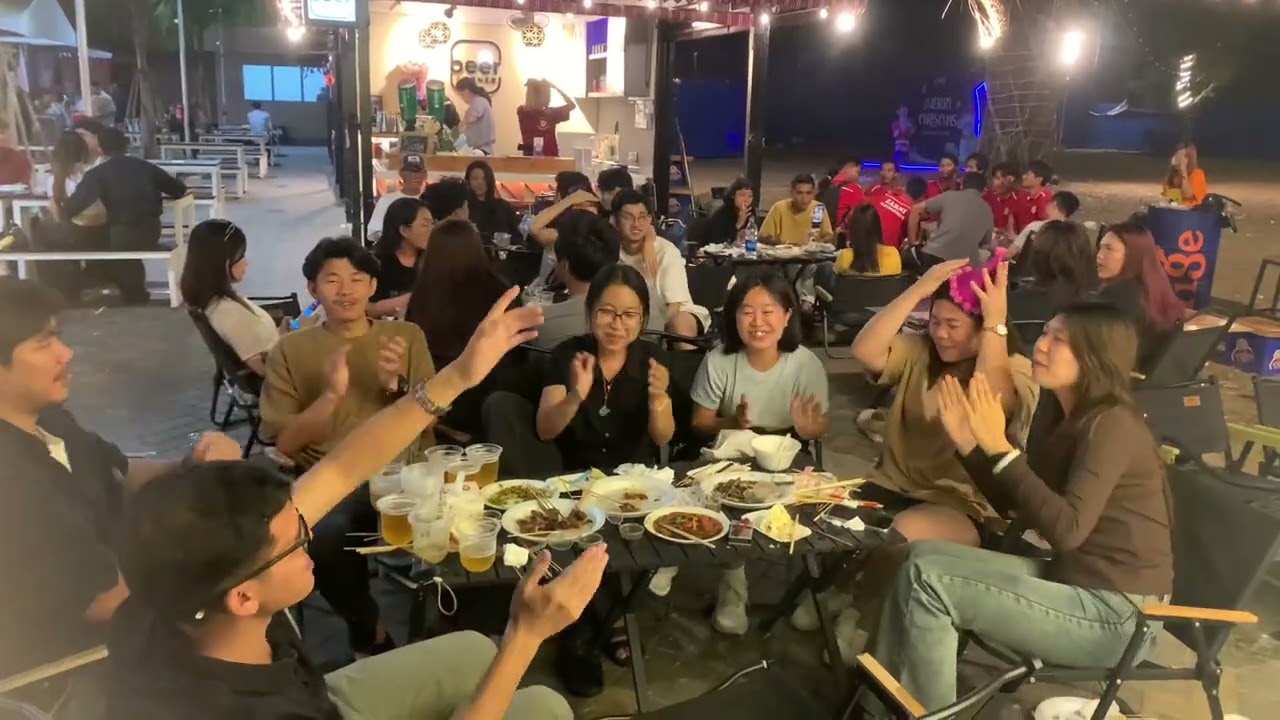 ချစ်ရတဲ့မိသားစုနဲ့သူငယ်ချင်းများအားလုံးကိုကျေးဇူးများကြီးတင်ရှိပါကြောင်းရှင့်Happy Birthdaytome🙆🏻‍♀️