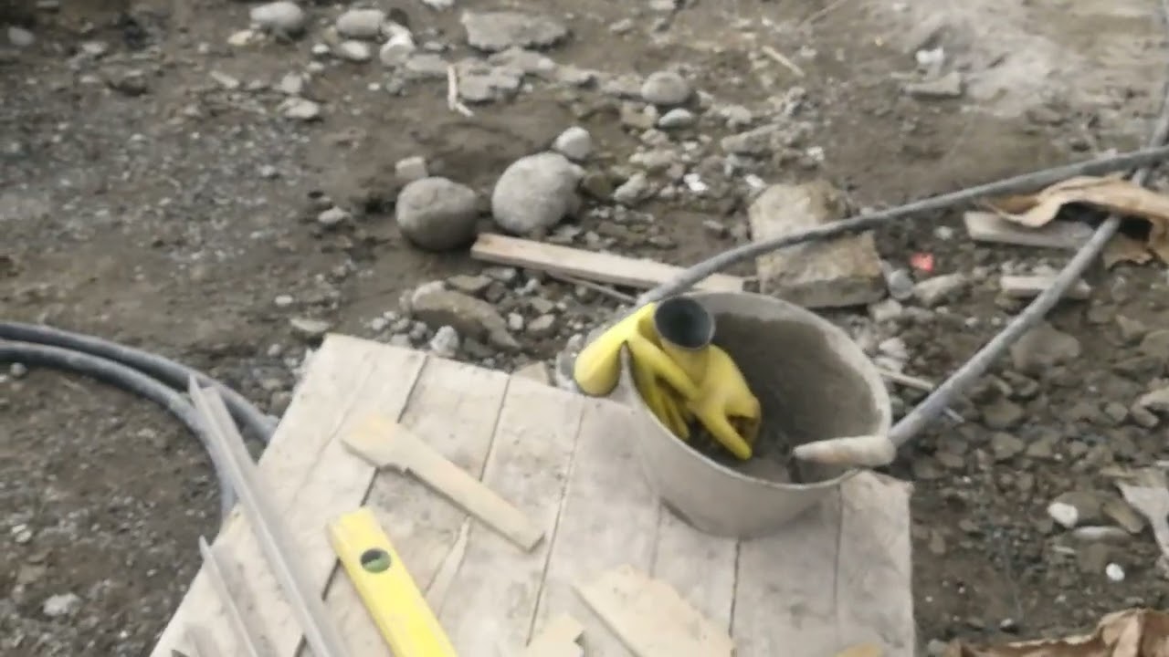 Molduras en arena y cemento para puertas.