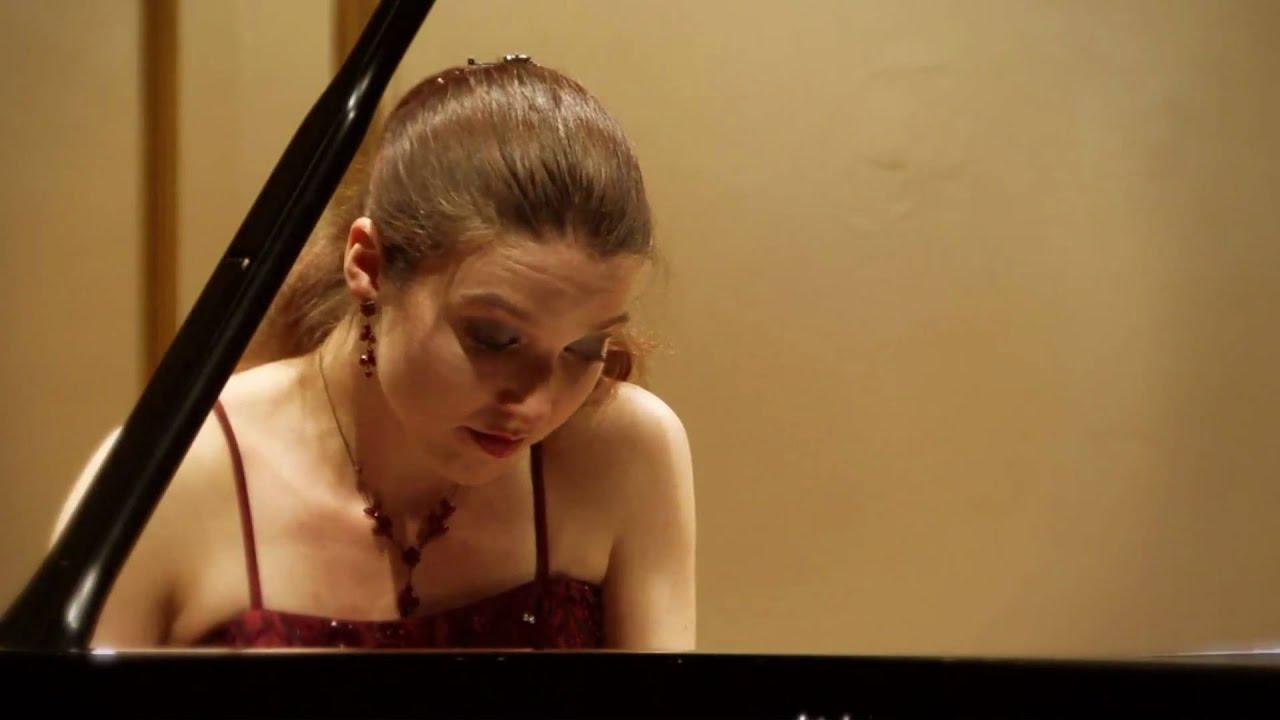 Luisa Splett plays Franz Liszt: Les cloches de Genève