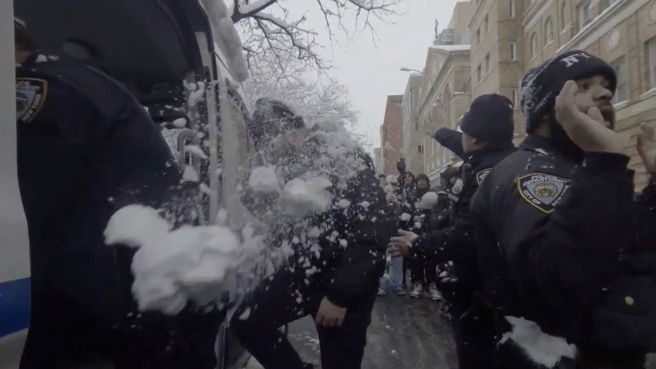 SNOWBALLS thrown at NYPD During Massive Snowball Fight at WSP in NYC 