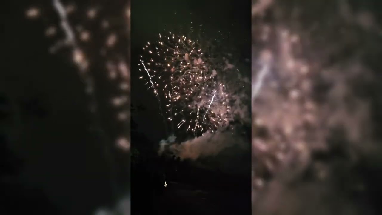 Explosion de couleurs : Feux d'artifice spectaculaires des Boucans de la Baie 2024 à Fort-de-France