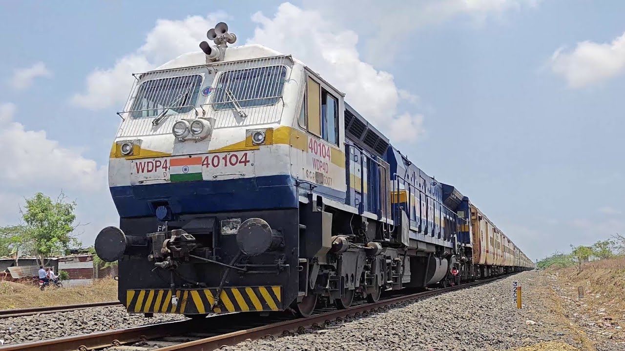 09576 Mahbubnagar - Rajkot Express | Gooty WDP4D Acceleration | Train Videos Indian Railways #wdp4d