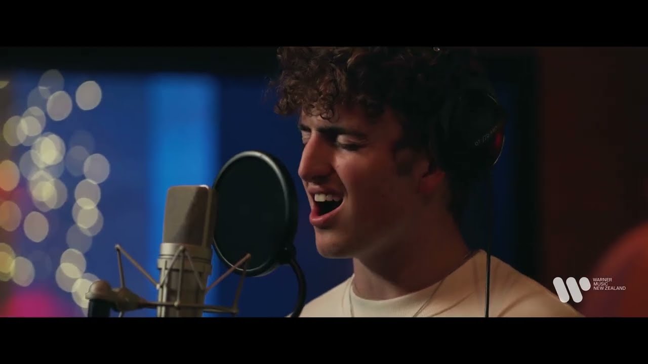 Benson Boone - Little Runaway (NZ Live Acoustic Session)