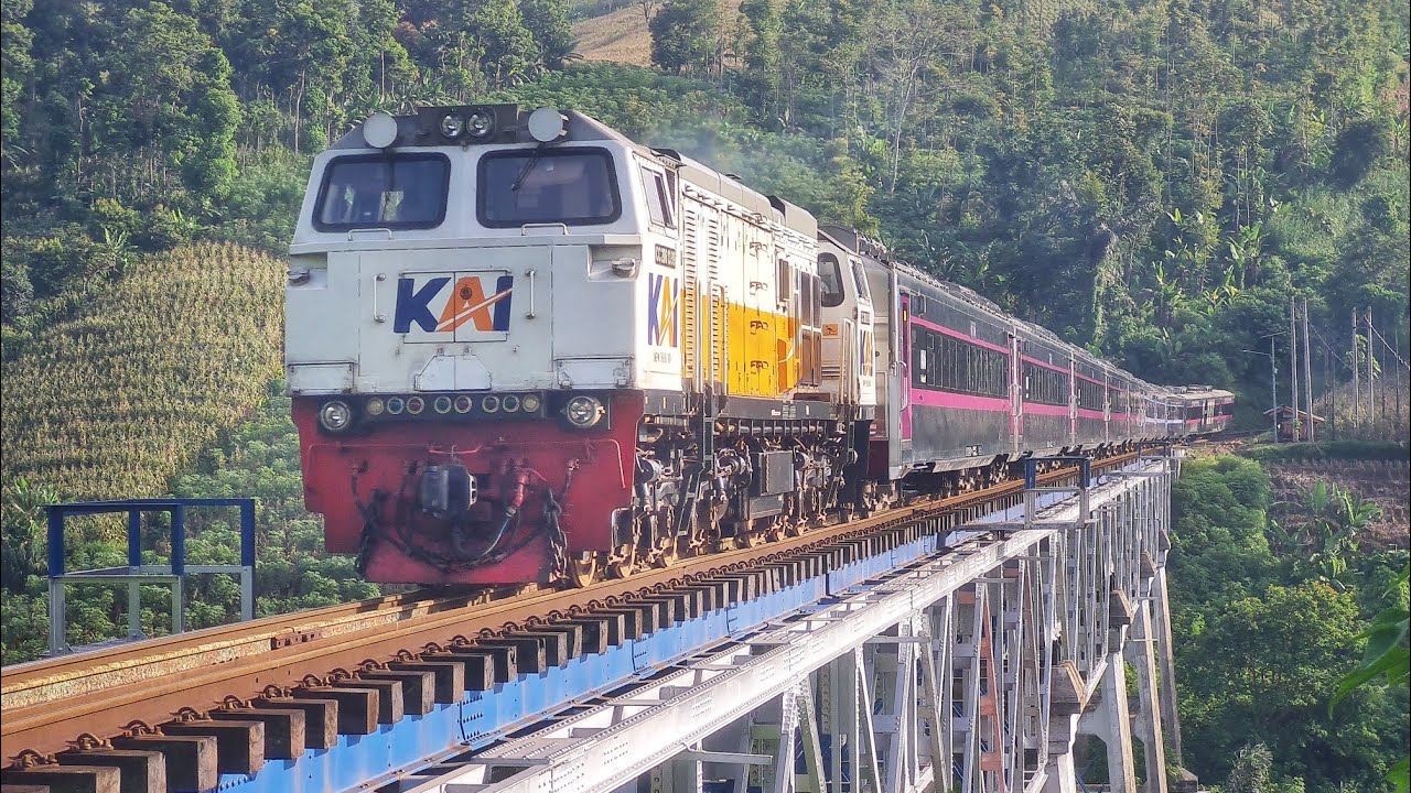 JEMBATAN KERETA YANG KONON BESINYA DIAMBIL LANGSUNG DARI EROPA KE INDONESIA