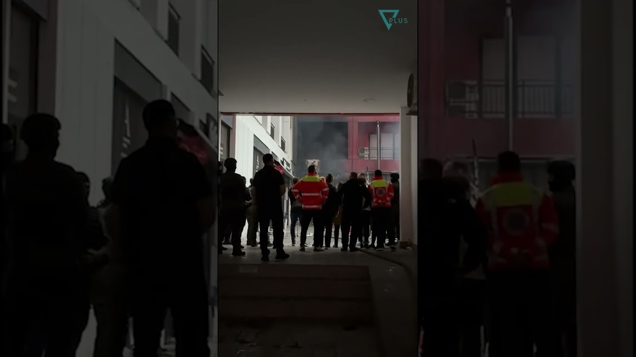 Zjarrfik&euml;sit dy or&euml; n&euml; &ldquo;luft&euml;&rdquo; me zjarrin n&euml; nj&euml; pallat n&euml; Tiran&euml;, &ccedil;far&euml; lan&euml; pas flak&euml;t