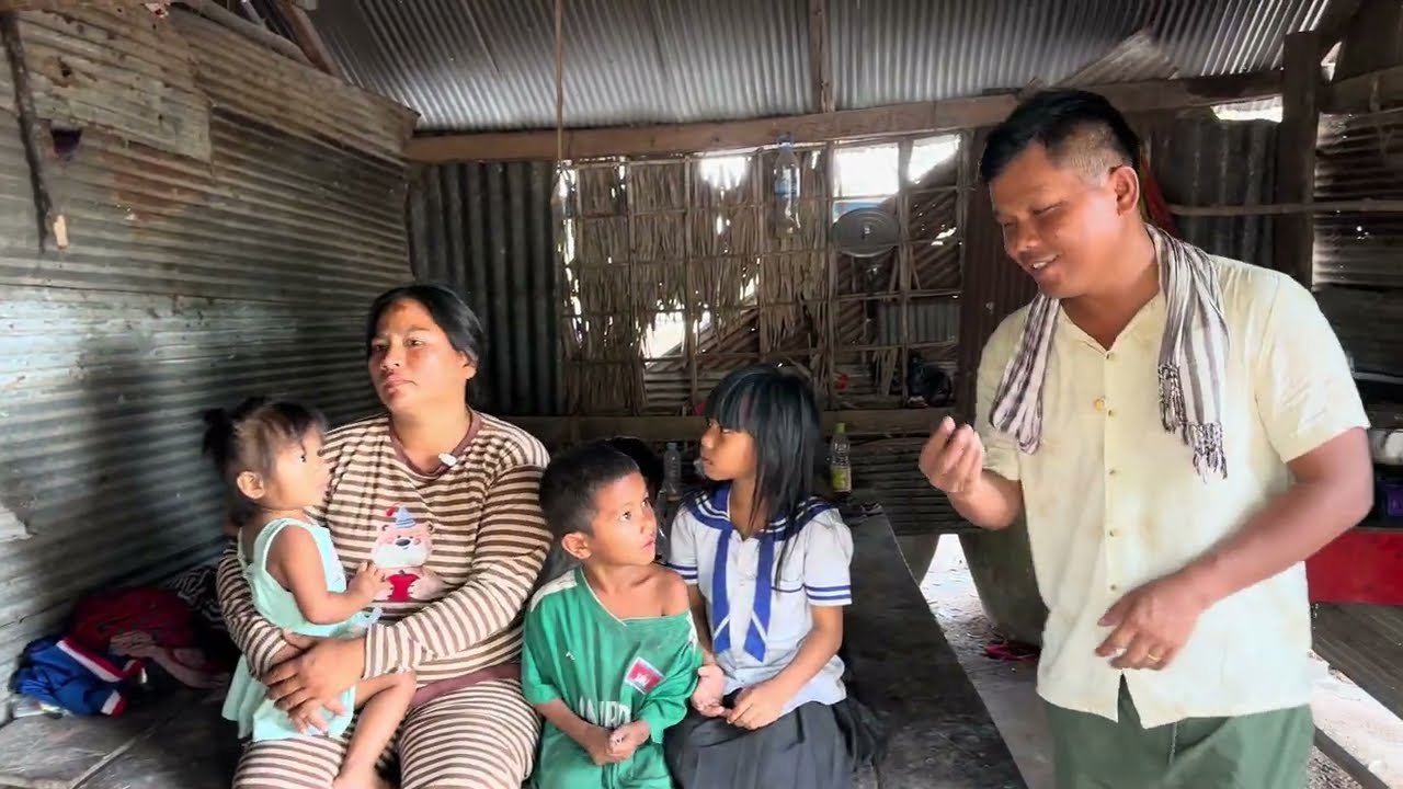 អាណិតណាស់ ក្មេងៗភ្នែកខ្មៅៗ ឪពុករត់ចោល