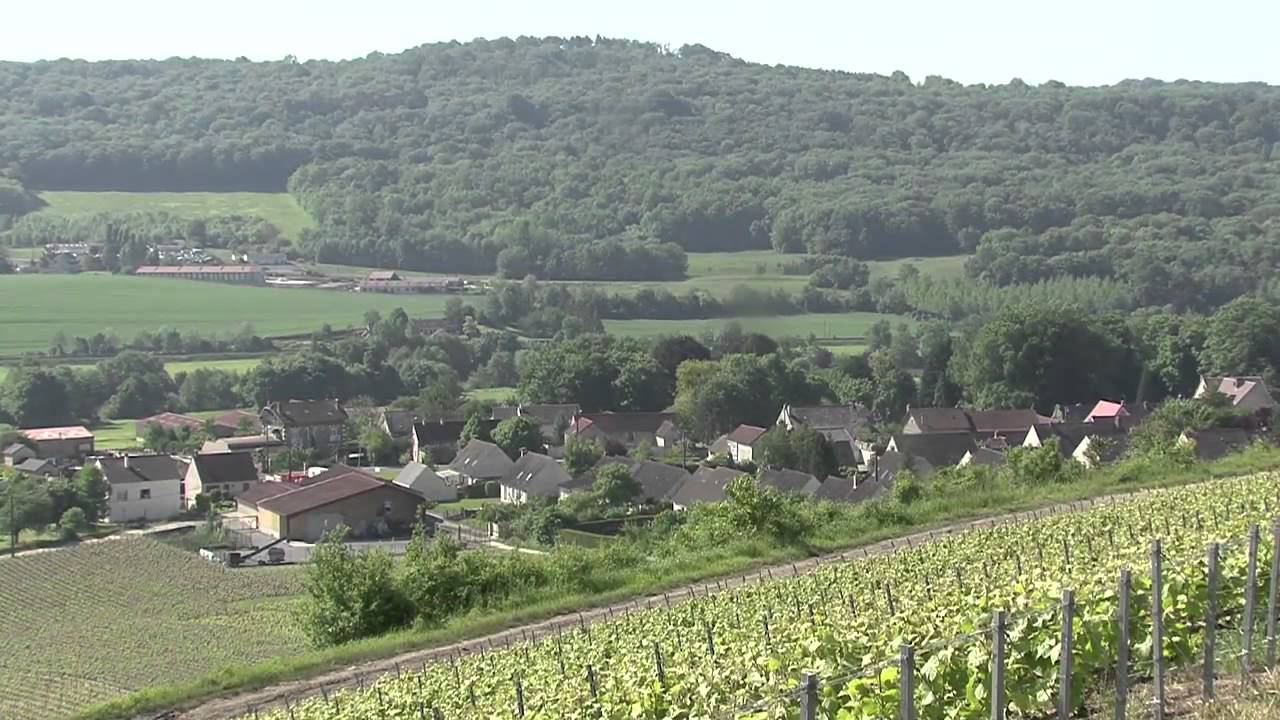 UN REGARD SUR LE VILLAGE DE GLAND ( AISNE )