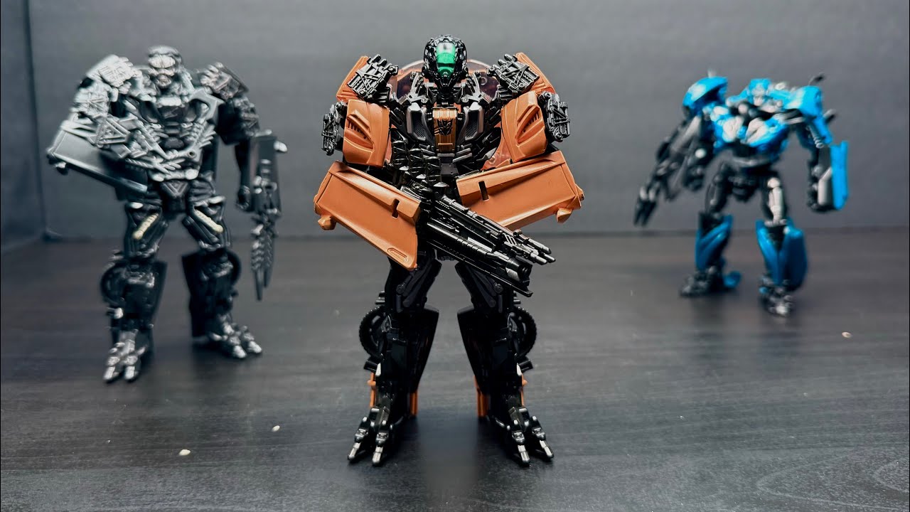 ORANGE LOCKDOWN?! Transformers Studio Series 17 Deluxe Class AOE SHADOW RAIDER Reviewdeo