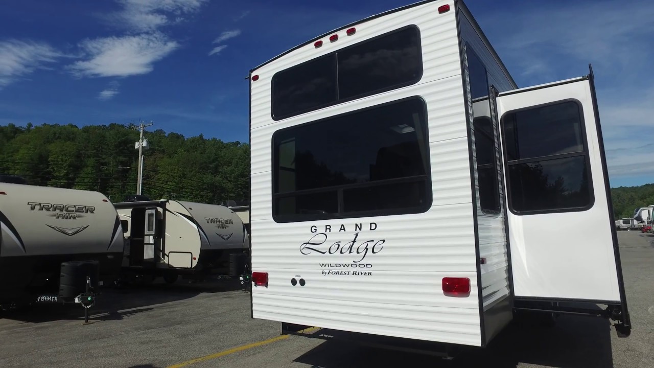 2018 FOREST RIVER WILDWOOD 42DLTS