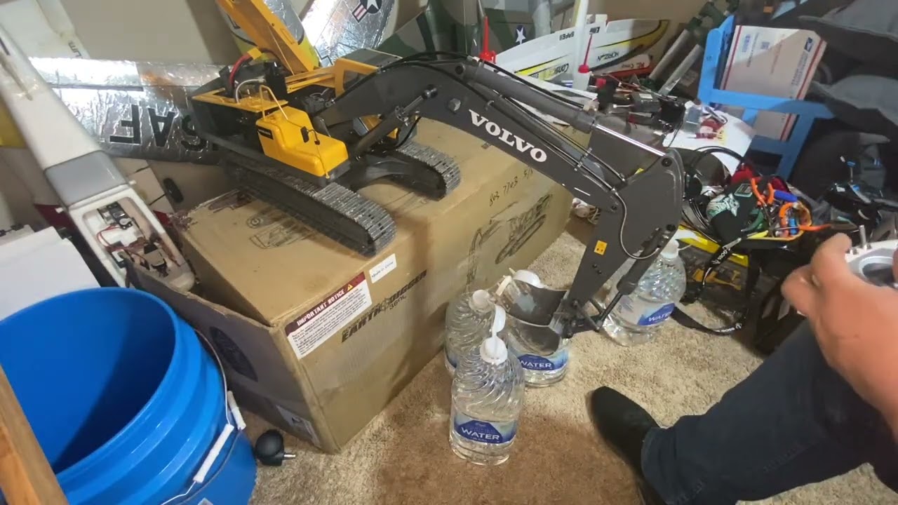 Earth Digger 360L- lifting test- RC Cincy