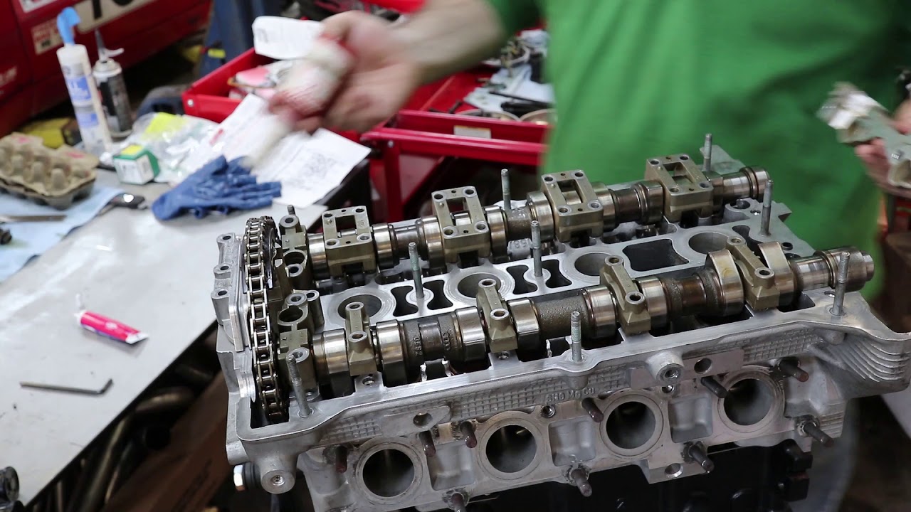 Putting cylinder head on VW/Audi 1.8T engine