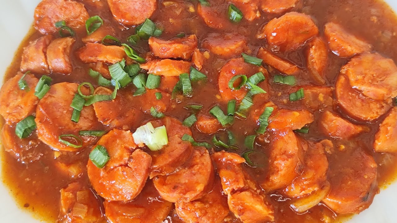Linguiça Toscana ao molho de tomate 
