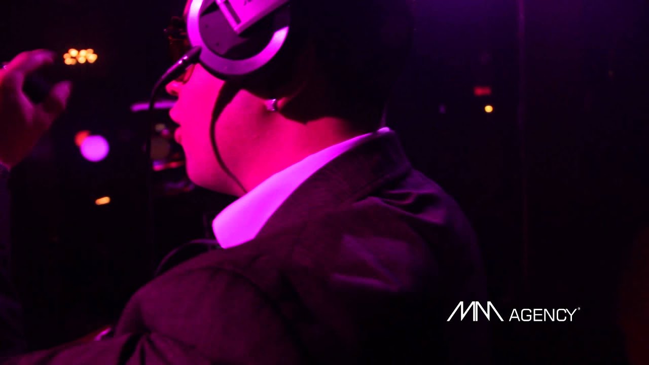 DJ JUMPIN JAY @ MOOMBA