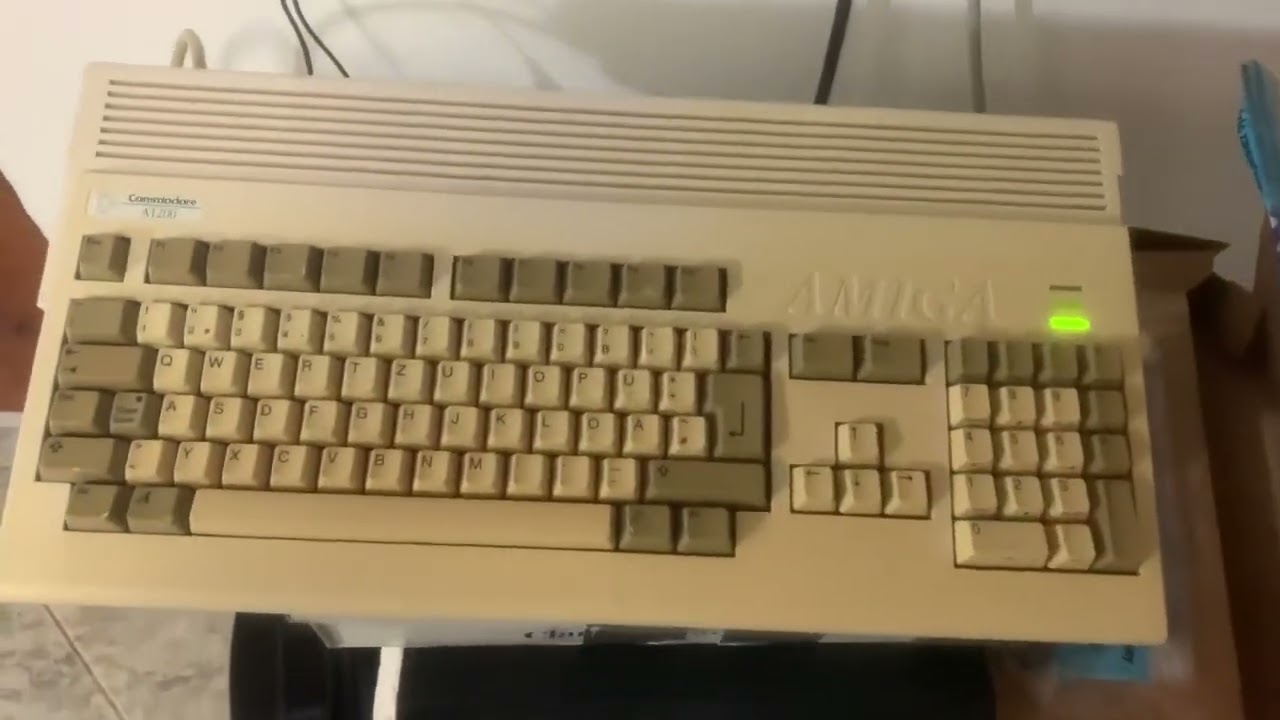 Amiga 1200 z kartą TF1230 (TerribleFire) 128MB Ram oraz Kickstart 3.2 Hyperion
