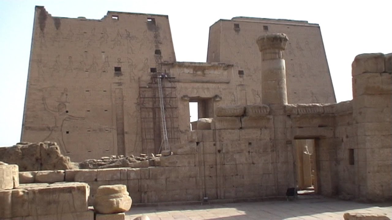 Niezwykly Swiat - Egipt - Edfu - Świątynia Horusa
