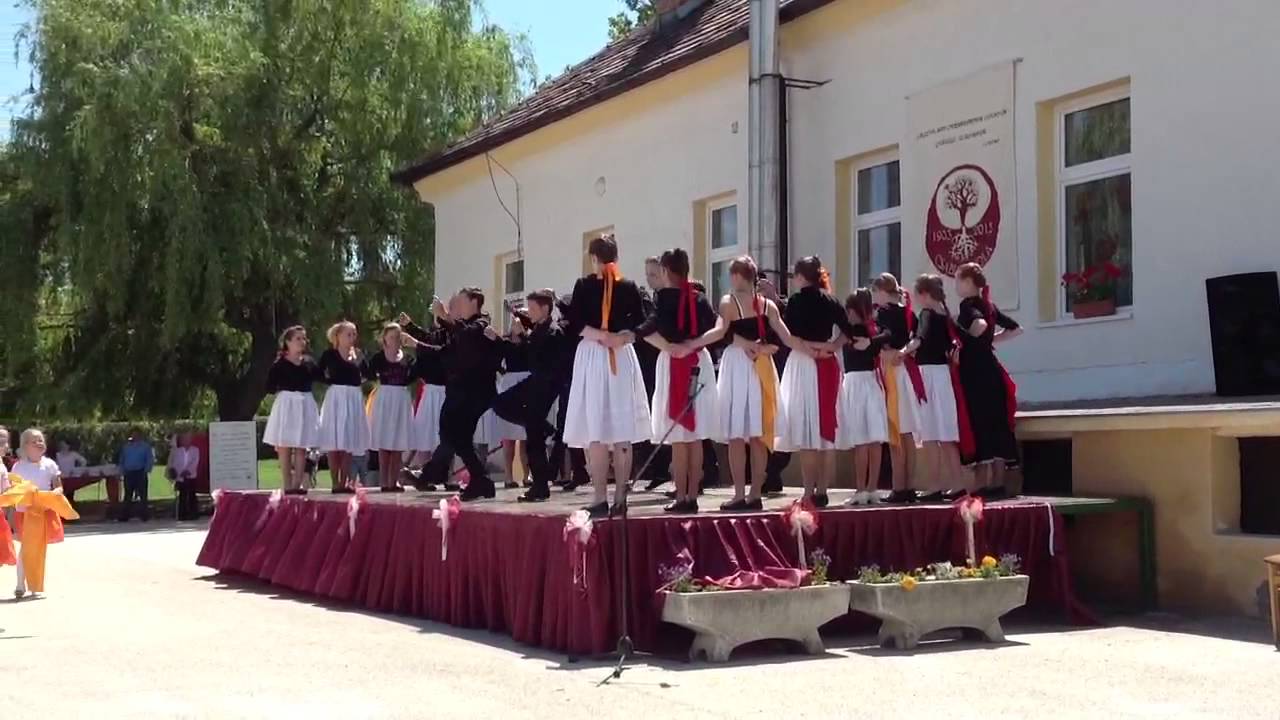 110 &eacute;ves a Csabdi &Aacute;ltal&aacute;nos Iskola - Tűzt&aacute;nc