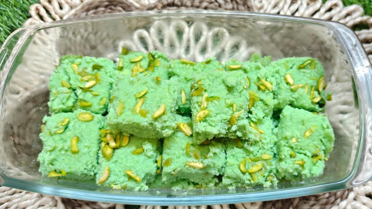 Pista Kalakand😋 Halwai Jaise Kalakand Recipe | पिसता कलाकंद रेसिपी 🤤