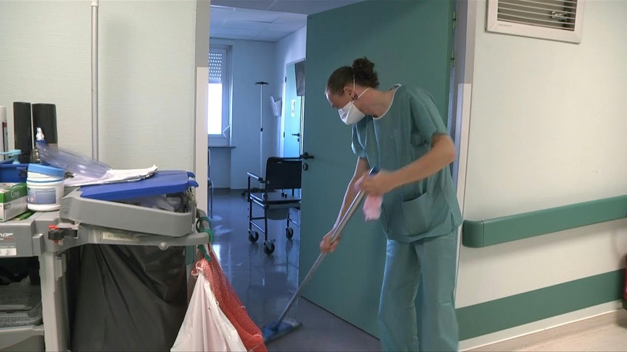 Coronavirus: du chantier &agrave; la clinique, un pl&acirc;trier en renfort pour 