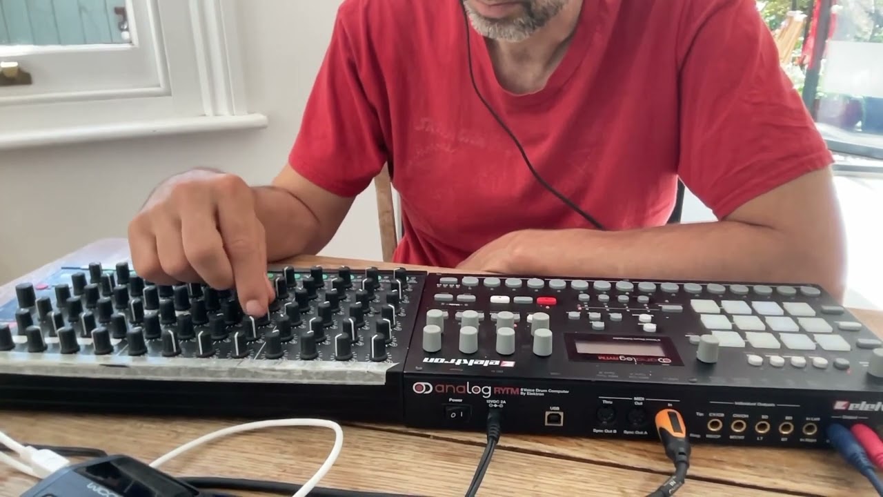 250302 ANALOG RYTM FUN - EUCLIDEAN DRONES WITH FADERFOX PC12 Controling parameters