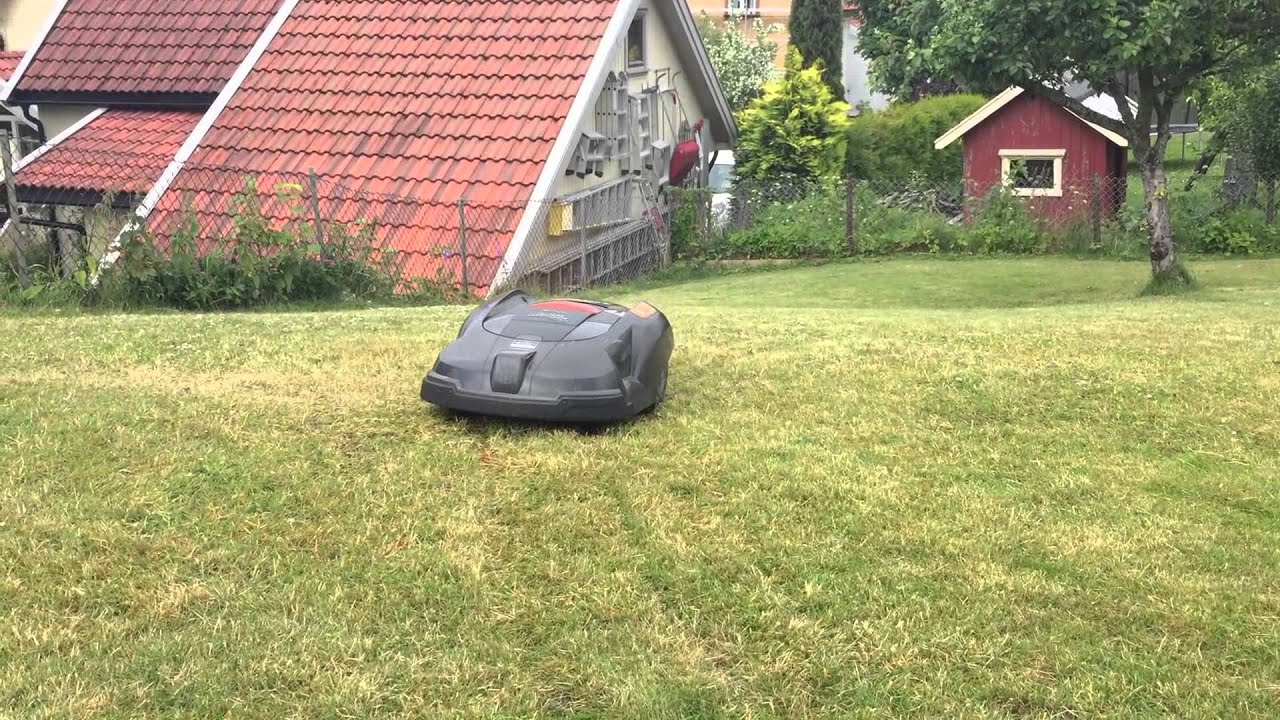 Husqvarna Automower 230 ACX - I bratt terreng