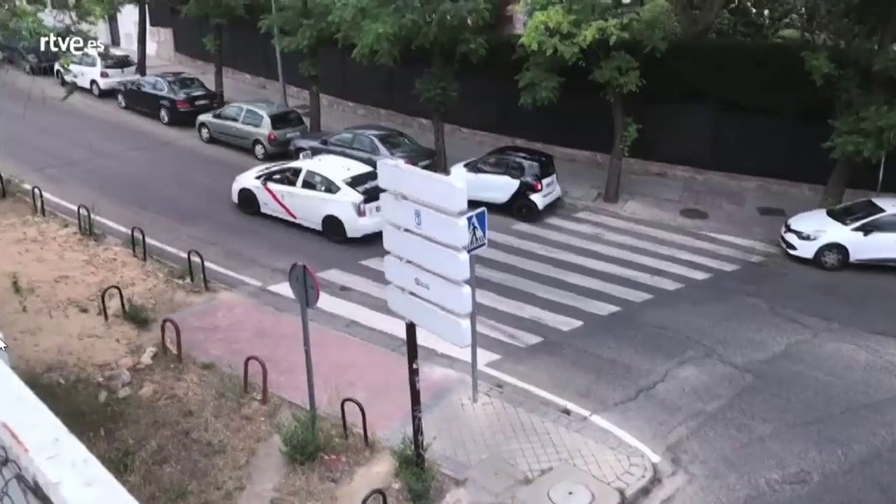 La prioridad en la intersecciones. Como hacer un stop y cedas