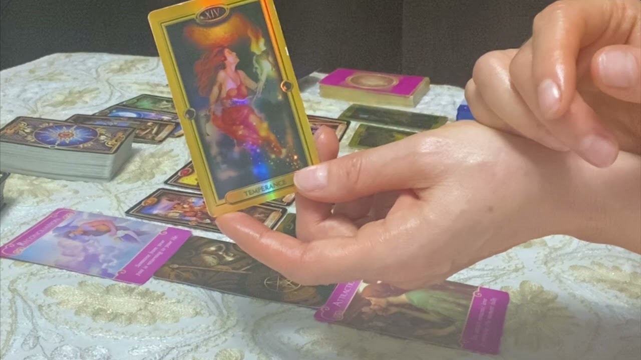 اختار كارت تاروت 💘الكراش الصامت: مقارنه بين ما تراه وشاعرك في العلاقه وما يراه الشريك ومشاعره💘