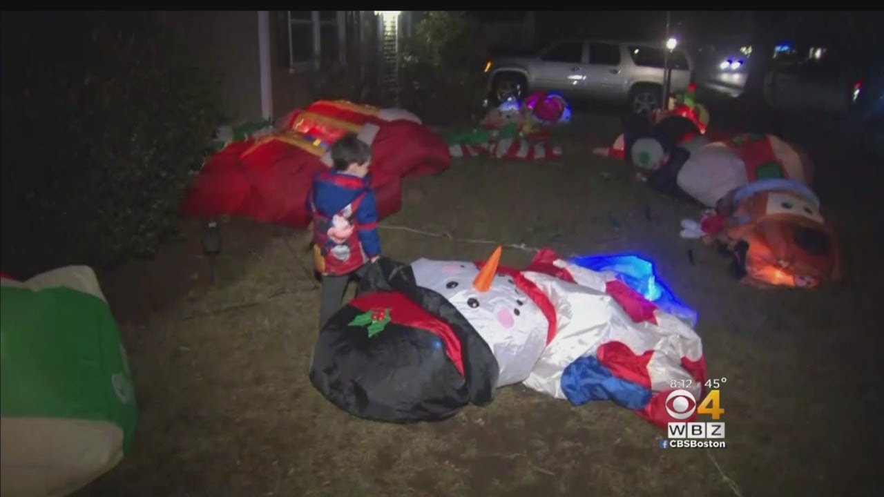 Grinch Slashes 12 Inflatable Christmas Decorations In Natick