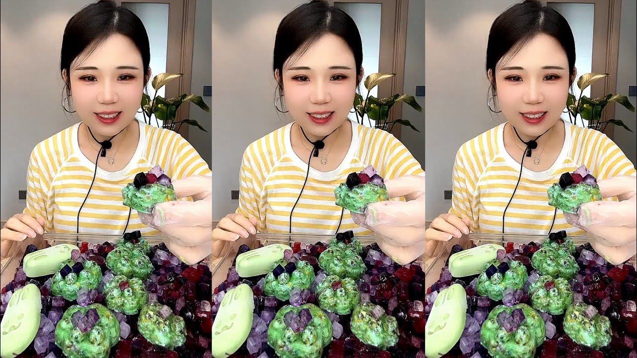 ASMR SHAVED ICE EATING WITH MATCHA