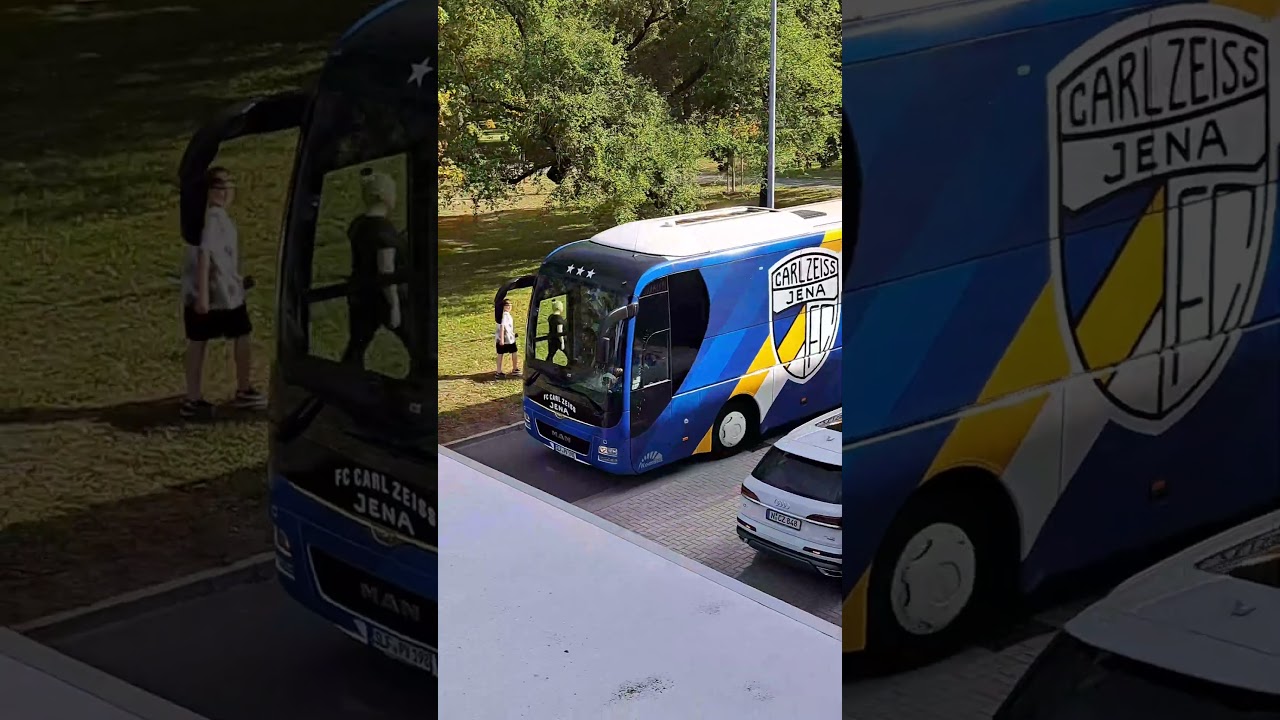 Mannschaftsbus des FCC kommt in Erfurt an | Erfurt vs Jena &bull; Th&uuml;ringenderby 2023/24