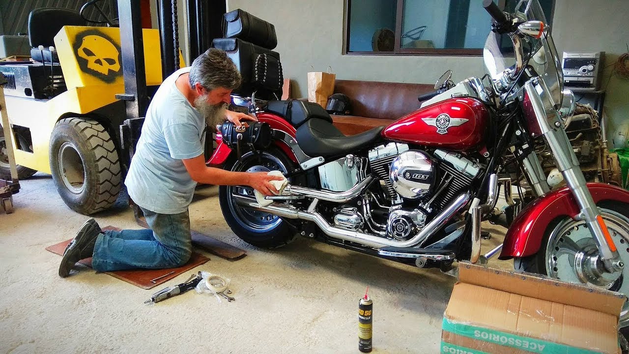 TROCANDO AS PONTEIRAS DE ESCAPE DA HARLEY DAVIDSON