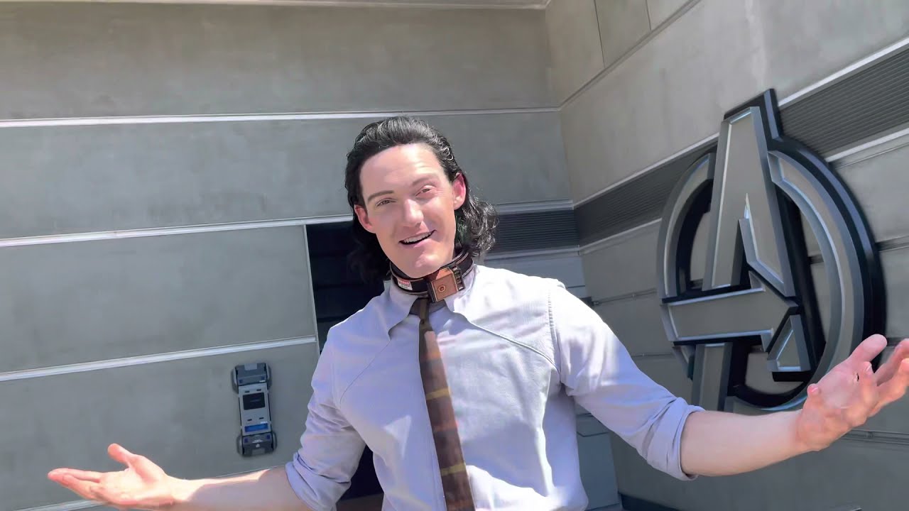 Variant LOKI tries to escape! But admits to still loving THOR! // Disney California Adventure