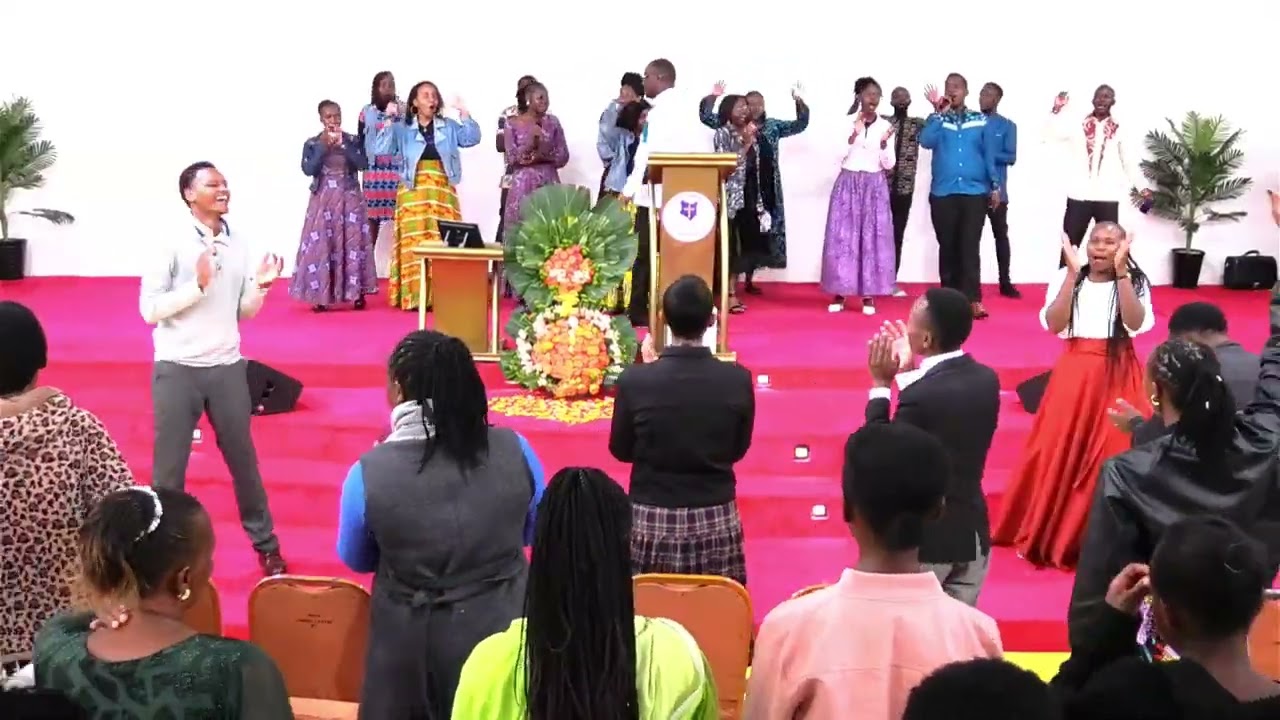 AMENIFANYIA AMANI || UINULIWE YESU PRAISE MEDLEY || FGCK CHRIST CENTRE