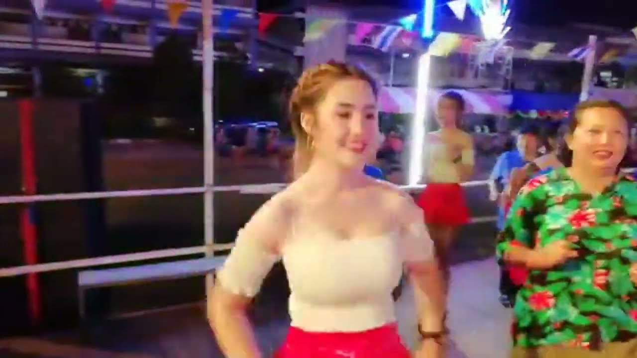 มาแล้ววววเจ้ารำวงลูกทุ่งสามช่าวันหยุดกันนะเจ้า