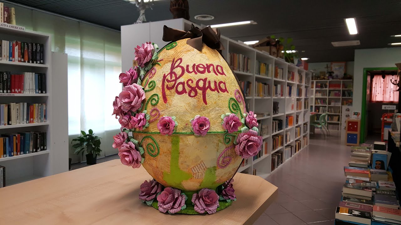 Uovo di Pasqua in cartapesta