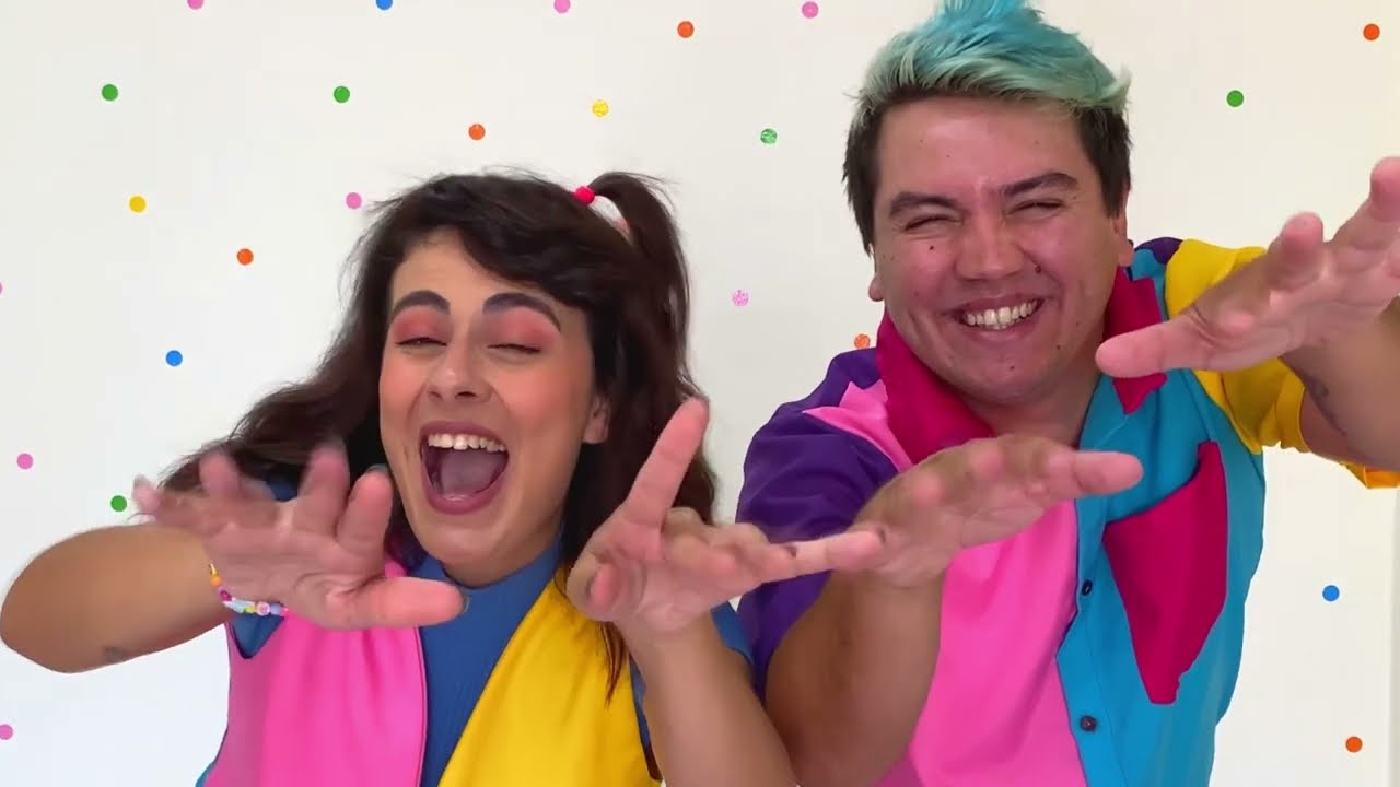 GIRAFA COMILONA - GRUPO TOCA  MÁGICA