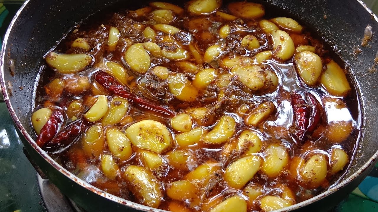 Garlic Pickle‼️Perfect Sour Sweet Garlic Pickle || Rasun achar recipe ||