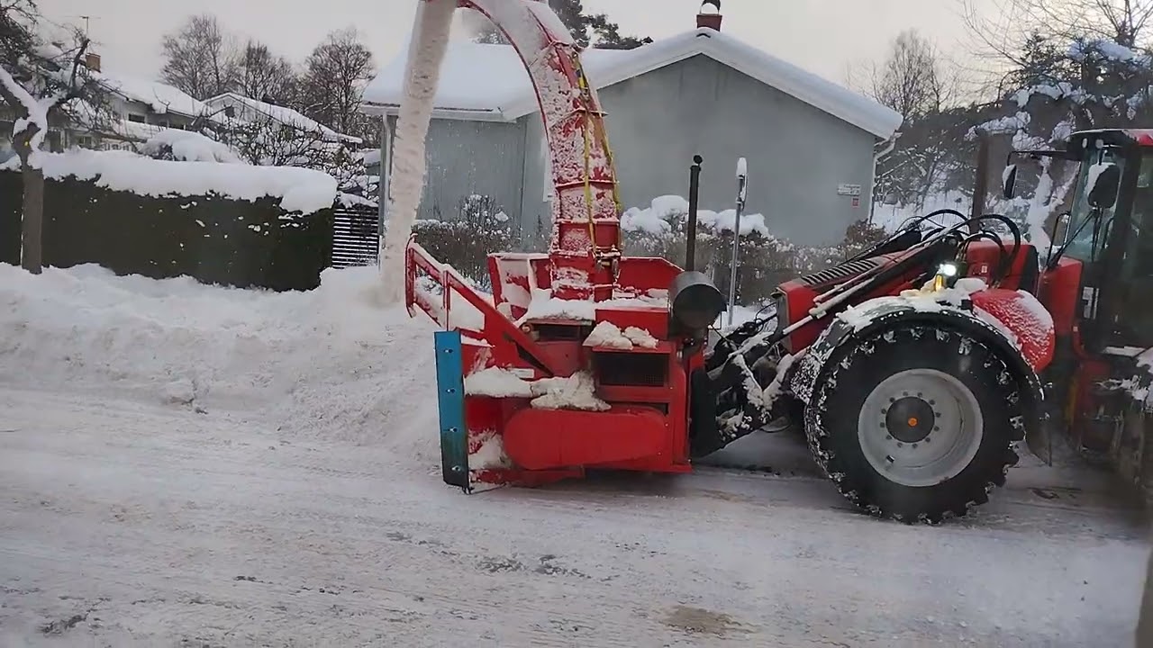 Snöröjning i Stockholm med Svedala-Arbrås SNÖSLUNGA