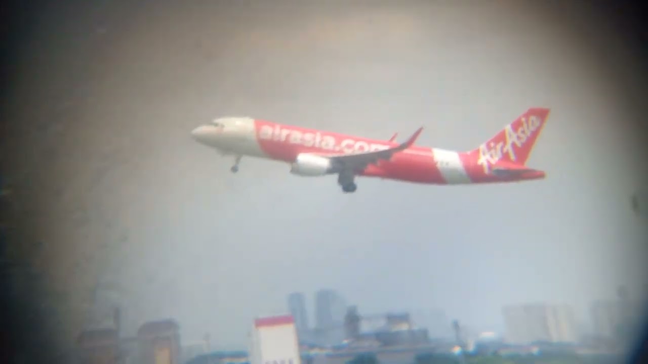 PLANE SPOTTING Siang lihat Selatan penerbangan Lensa zoom pesawat di Juanda WARR Airport, Sidoarjo