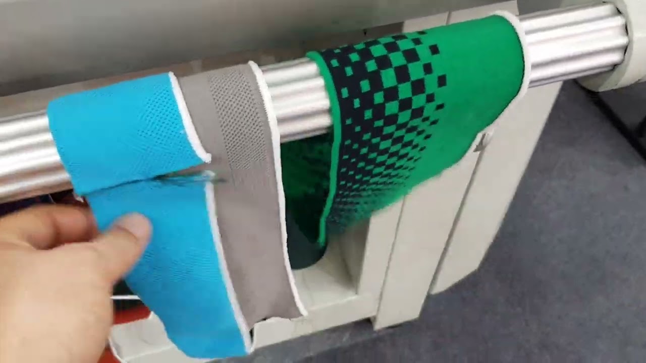 Jacquard collar knitting machine in Shantou Exhibition