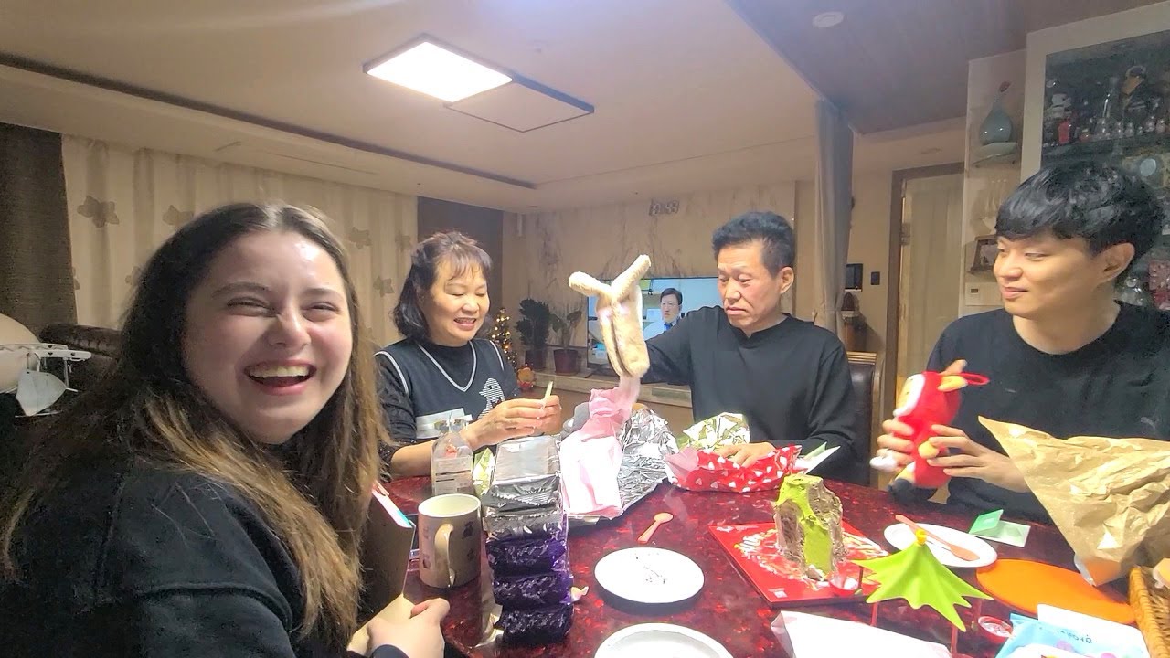 튀르키예 아내가 준 깜짝 새해 선물을 받은 가족들 반응은? 😊  🇹🇷🇰🇷