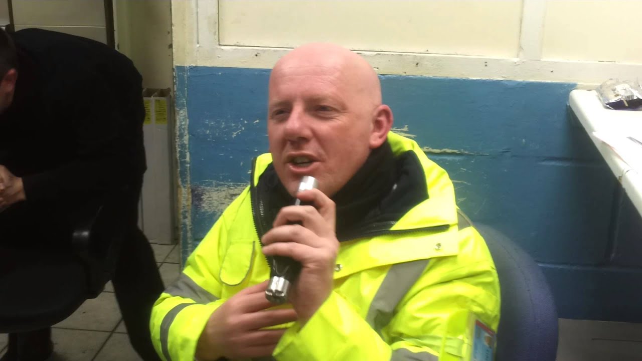 Security guard singing 'When Will I Be Famous - Bros'