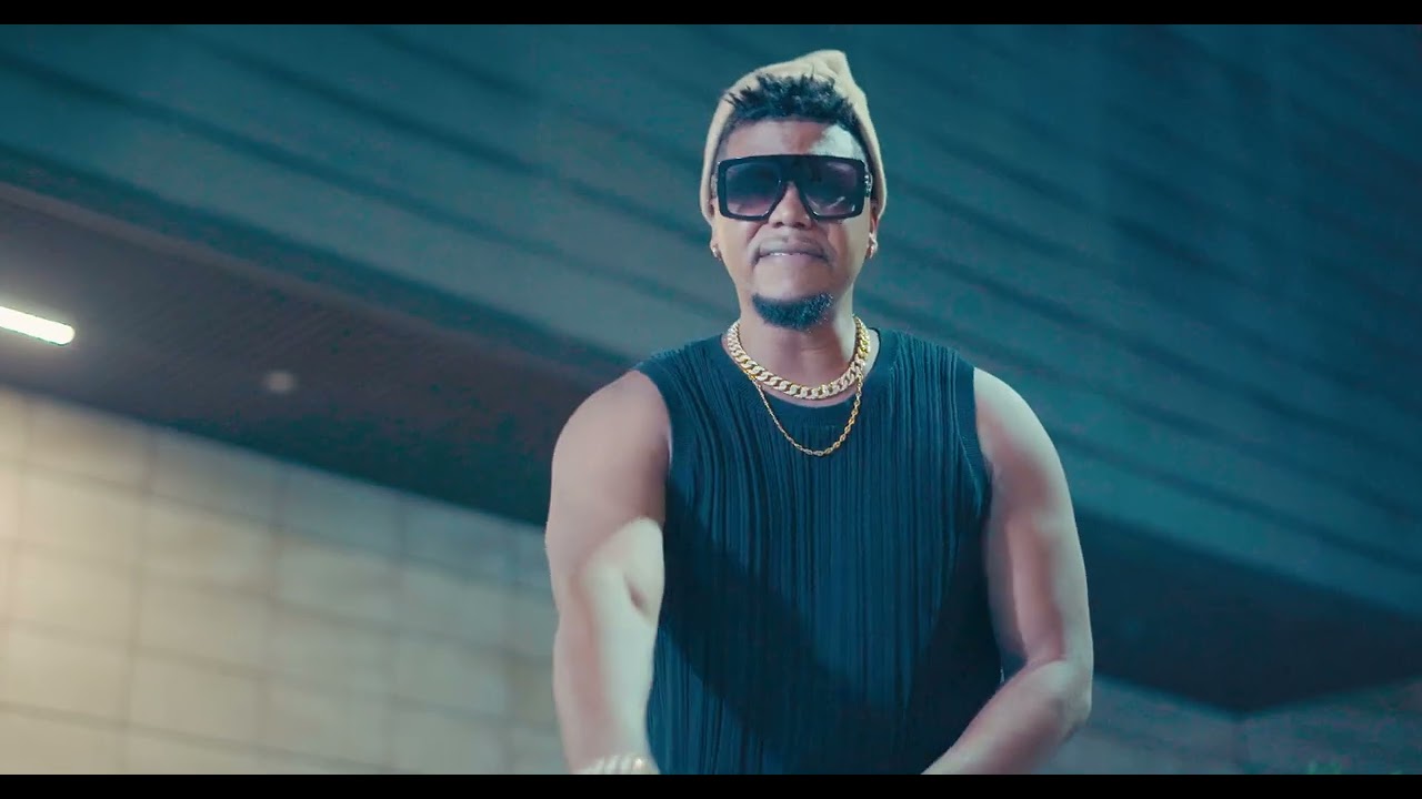 Yosdual - Amor De Mentira (Video Oficial) Salsa Urbana 2025